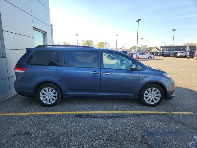 2013 Toyota Sienna 