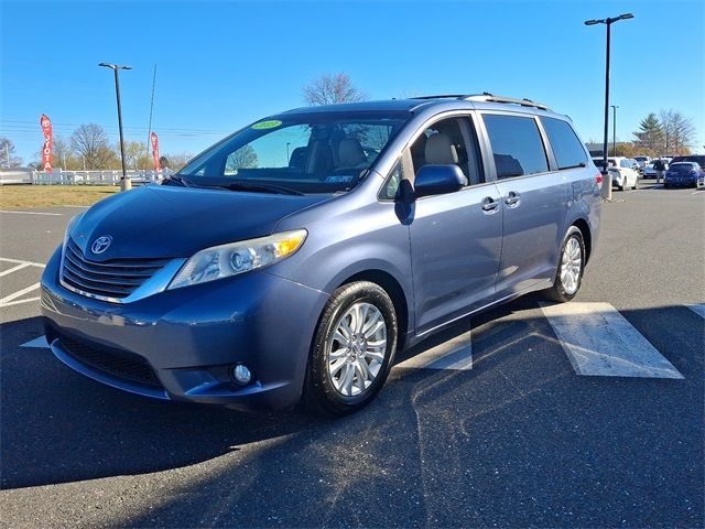 2013 Toyota Sienna XLE Auto Access Seat