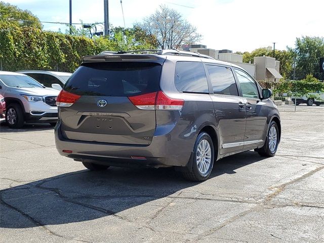 2013 Toyota Sienna XLE