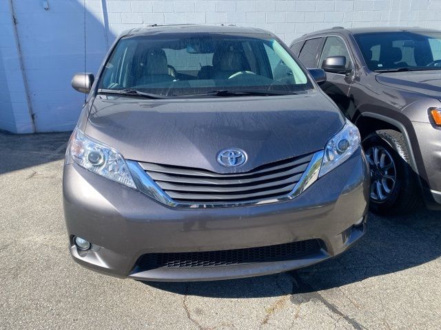 2013 Toyota Sienna XLE