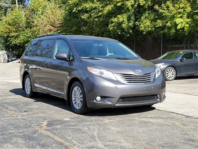 2013 Toyota Sienna XLE