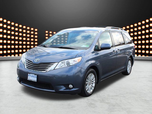 2013 Toyota Sienna XLE