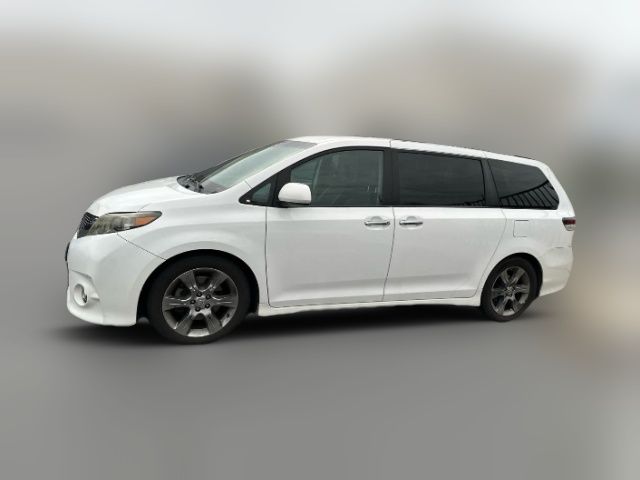 2013 Toyota Sienna SE