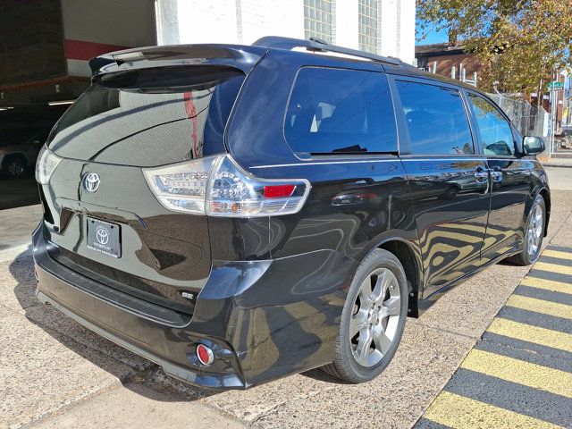 2013 Toyota Sienna SE