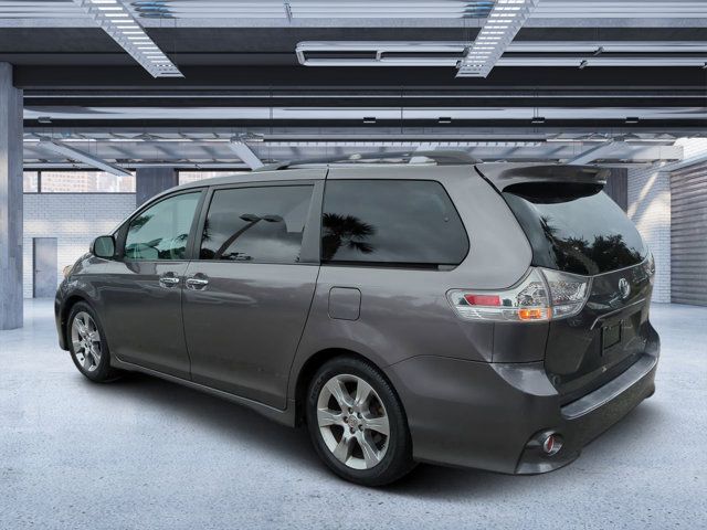 2013 Toyota Sienna SE