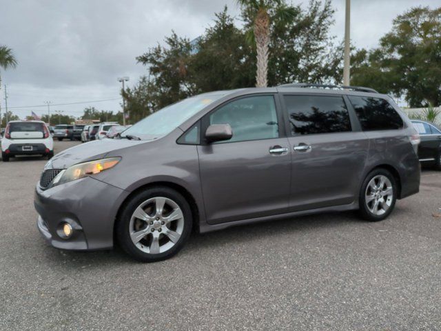 2013 Toyota Sienna SE