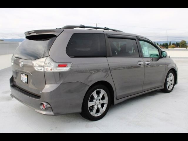 2013 Toyota Sienna SE