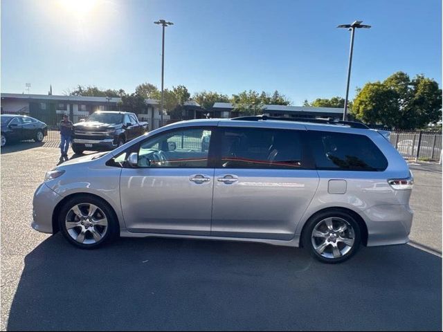 2013 Toyota Sienna SE