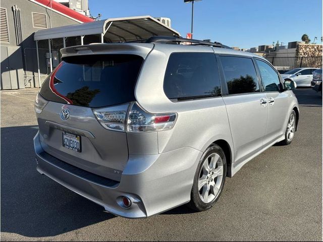 2013 Toyota Sienna SE