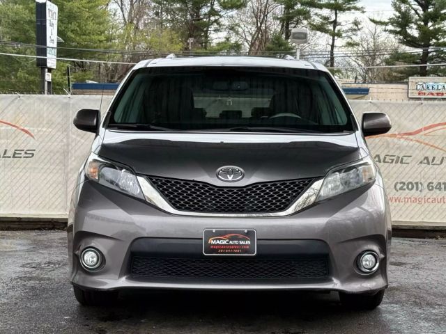 2013 Toyota Sienna SE