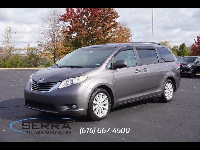 2013 Toyota Sienna XLE