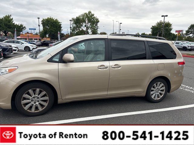 2013 Toyota Sienna XLE