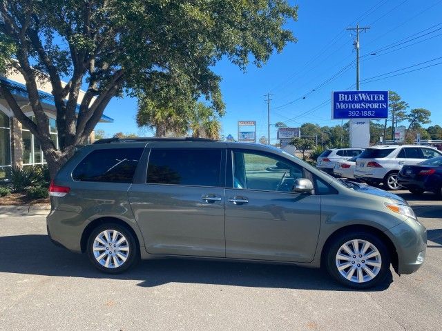 2013 Toyota Sienna XLE