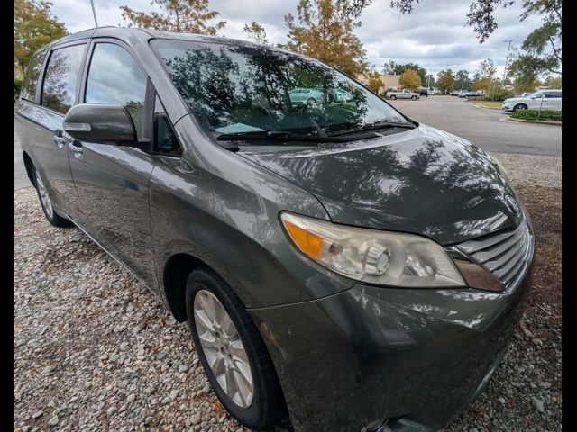 2013 Toyota Sienna XLE