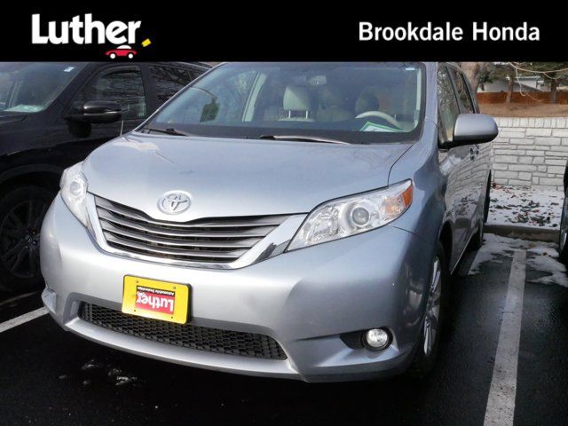 2013 Toyota Sienna XLE