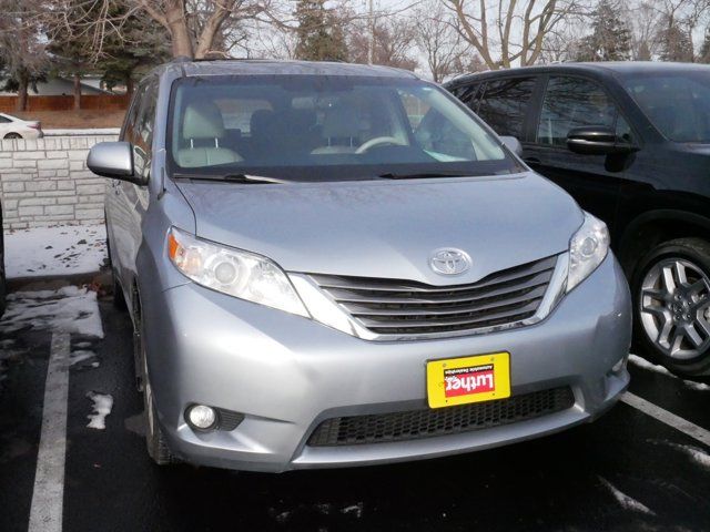 2013 Toyota Sienna XLE