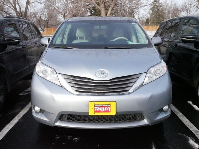 2013 Toyota Sienna XLE