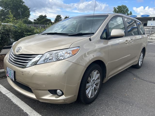 2013 Toyota Sienna XLE