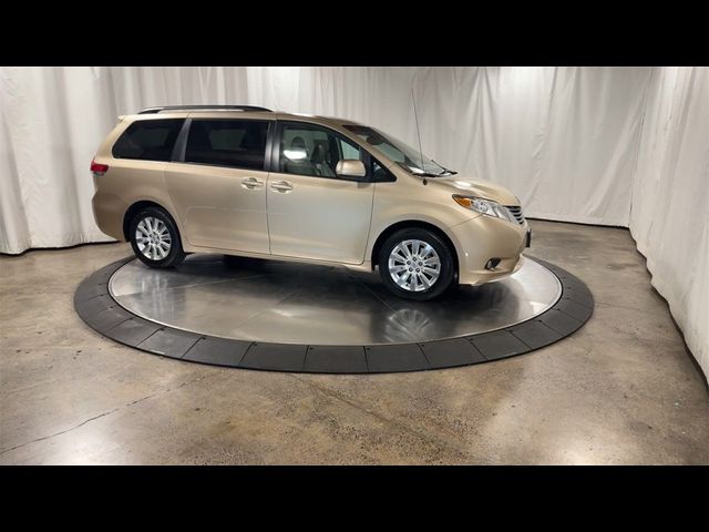 2013 Toyota Sienna XLE