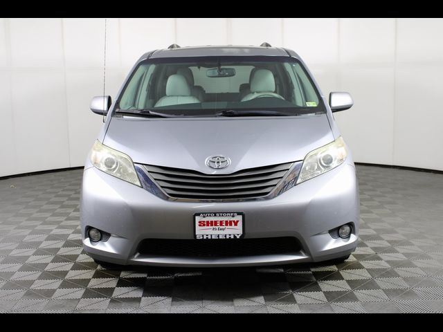 2013 Toyota Sienna XLE