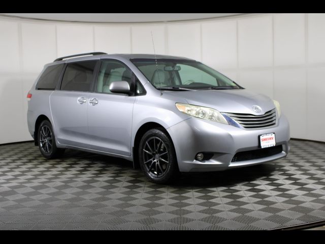 2013 Toyota Sienna XLE