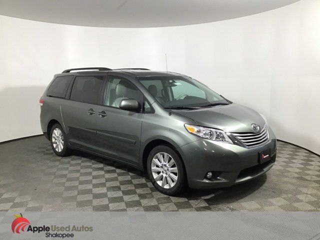 2013 Toyota Sienna XLE