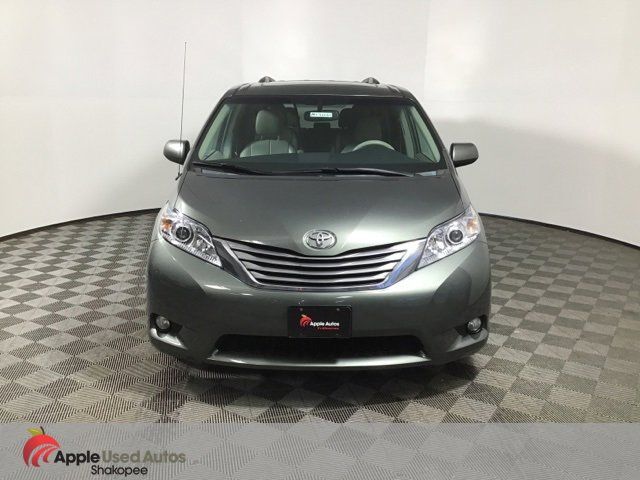 2013 Toyota Sienna XLE