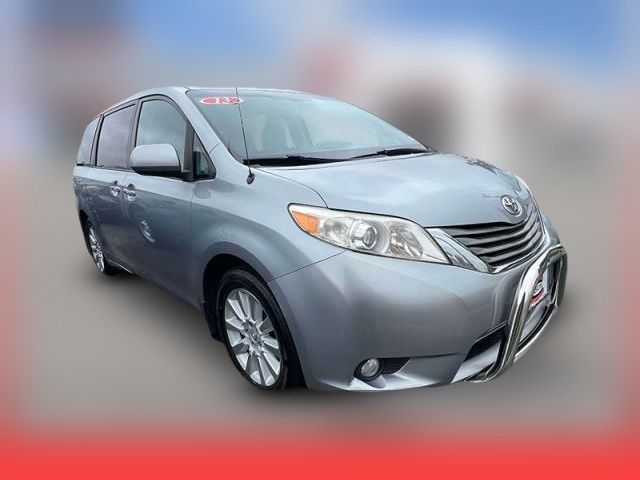 2013 Toyota Sienna XLE