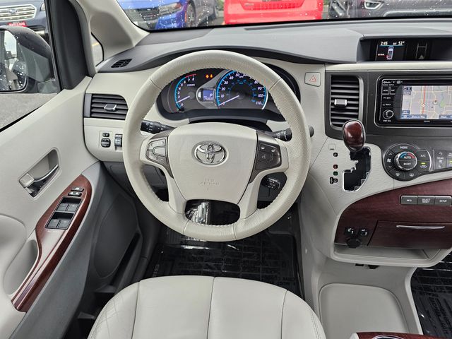 2013 Toyota Sienna XLE