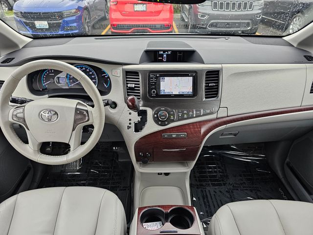 2013 Toyota Sienna XLE