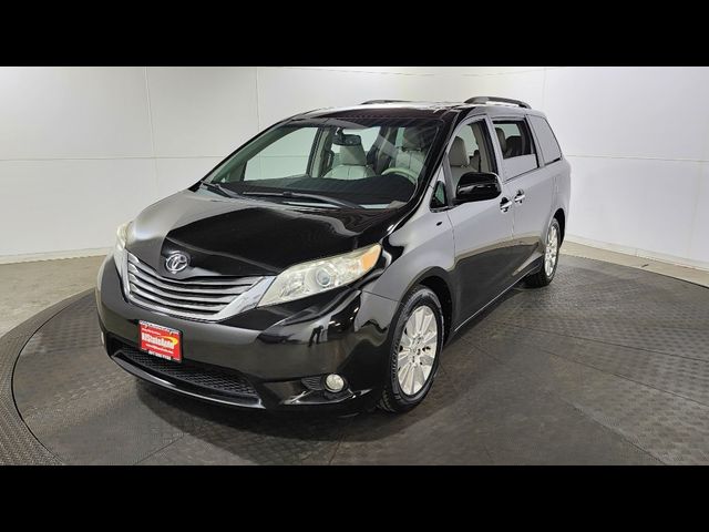 2013 Toyota Sienna XLE