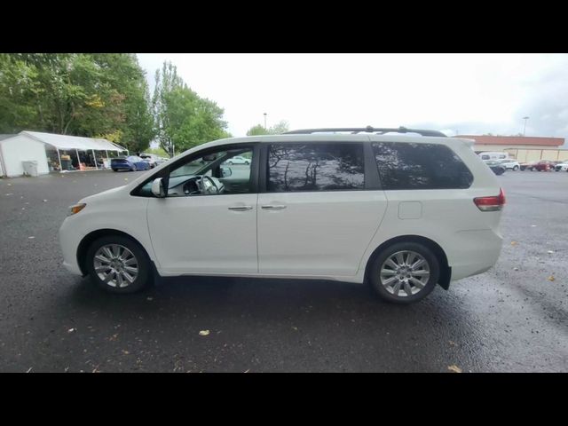 2013 Toyota Sienna XLE