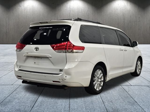 2013 Toyota Sienna XLE