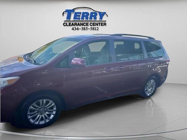 2013 Toyota Sienna XLE
