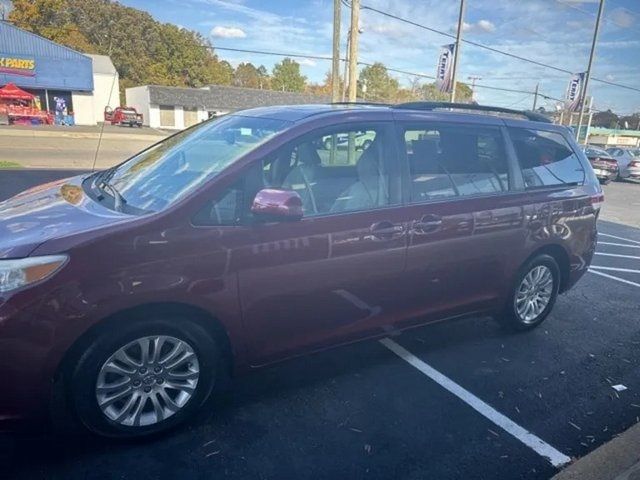 2013 Toyota Sienna XLE