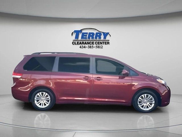 2013 Toyota Sienna XLE