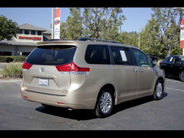 2013 Toyota Sienna XLE