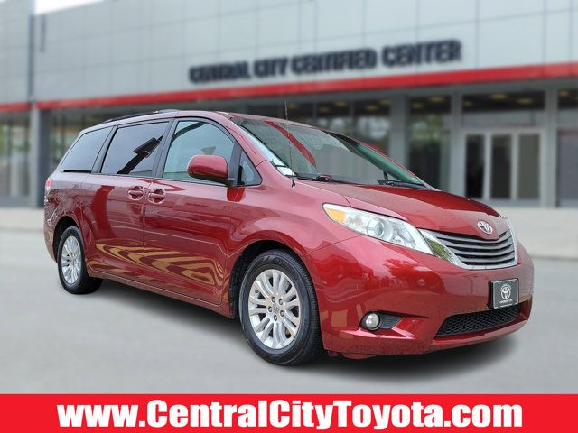 2013 Toyota Sienna XLE