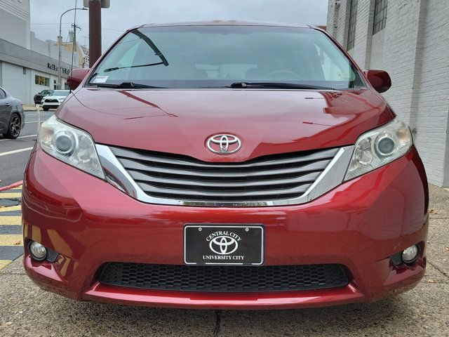 2013 Toyota Sienna XLE