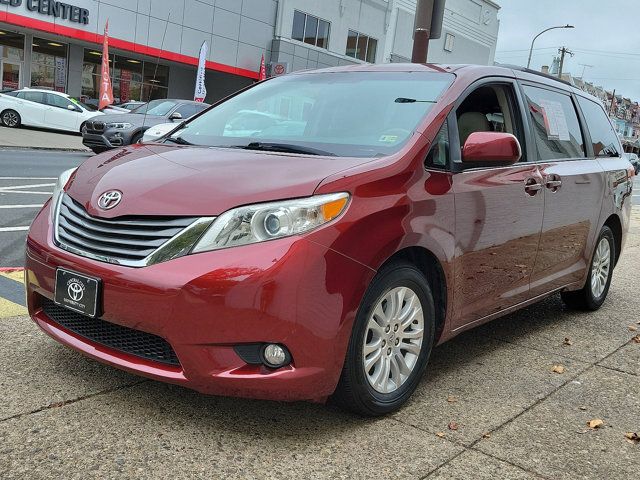 2013 Toyota Sienna XLE