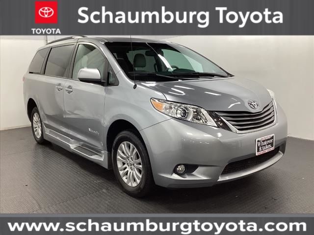 2013 Toyota Sienna 