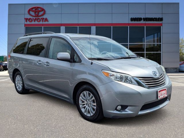 2013 Toyota Sienna XLE