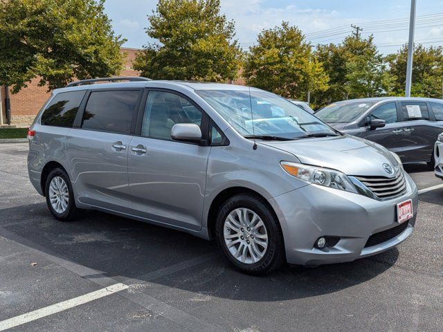 2013 Toyota Sienna XLE