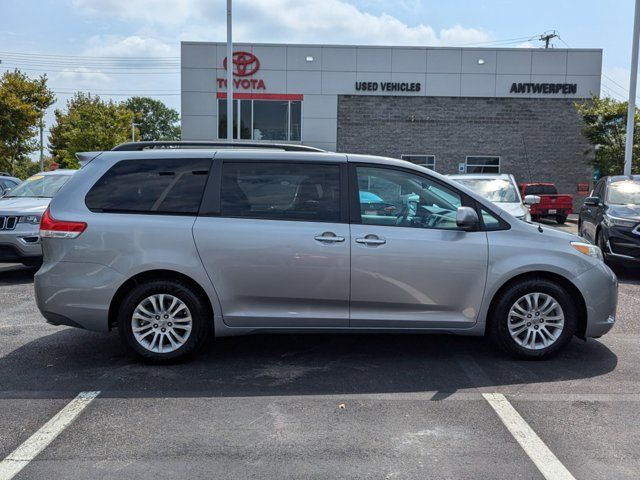 2013 Toyota Sienna XLE