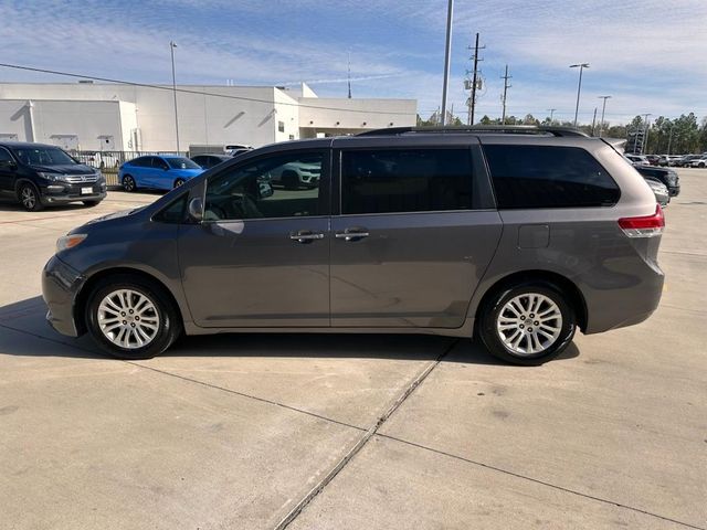 2013 Toyota Sienna XLE