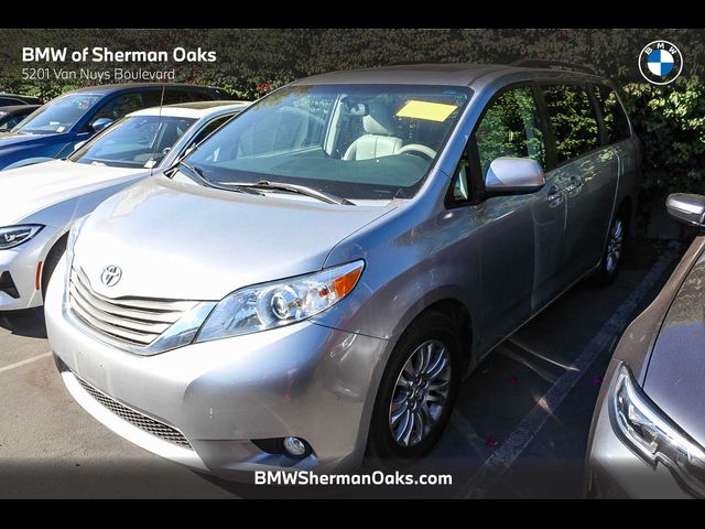 2013 Toyota Sienna XLE