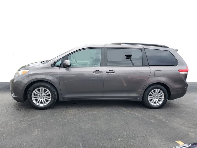 2013 Toyota Sienna XLE