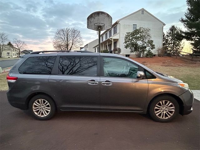 2013 Toyota Sienna XLE