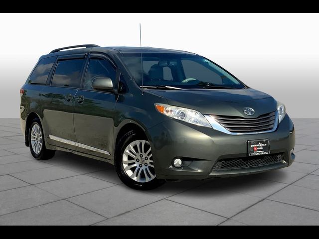 2013 Toyota Sienna XLE