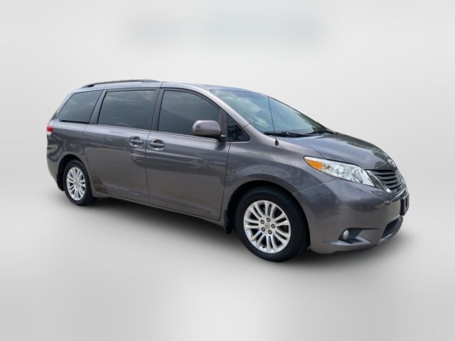 2013 Toyota Sienna XLE